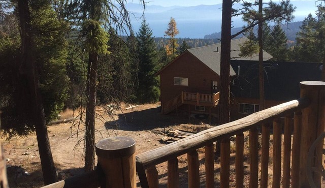 Gated Luxury Queen Bed Cottage Sleeps 2 Air Conditioning Kitchenette EV Charger