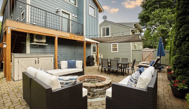 Gateway Gathering - Charming Family Retreat with Spacious Yard