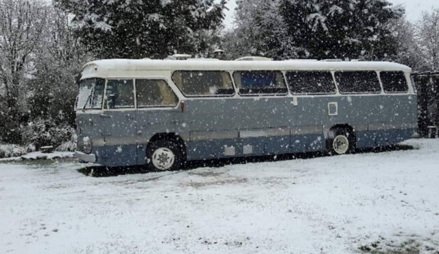Get away from it all, relax in a 1971 Bedford bus over looking lake Karapiro in Karapiro