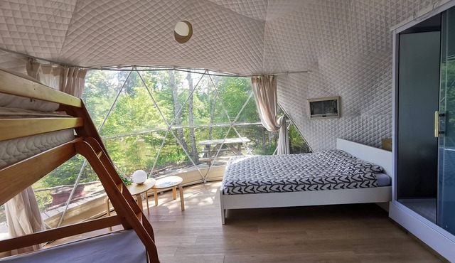 Glamping Dome with full bathroom in Nine Mile River