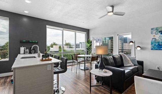 Gorgeous Central City 2BD/2BA