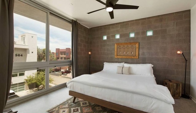 Gorgeous Modern 2 Bedroom Apartment with Pool in Tempe