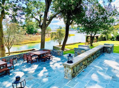 GORGEOUS WATER FRONT HOUSE/HUGE GARDEN & SEA ACCESS in Mamaroneck