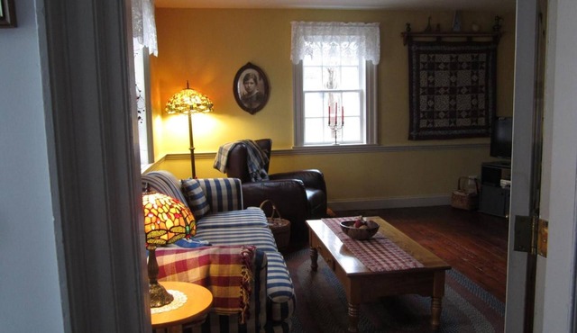 Grand Oak Manor Bed & Breakfast in Granville Ferry