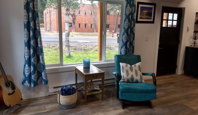 GREAT REMODELED PET FRIENDLY COTTAGE! Walk to downtown and and the lake! in McCall