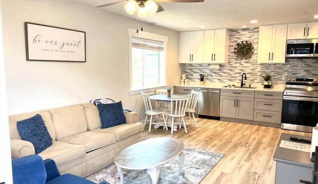 Guest Suites -1998 #1 Charming 1 bedroom 1 bath Suite