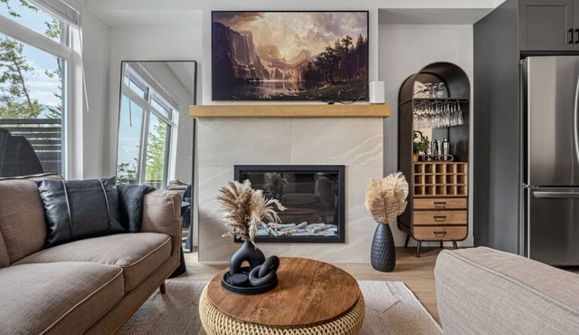 Hidden Libations | Hot Tub | Lake Access | Arcade in Invermere