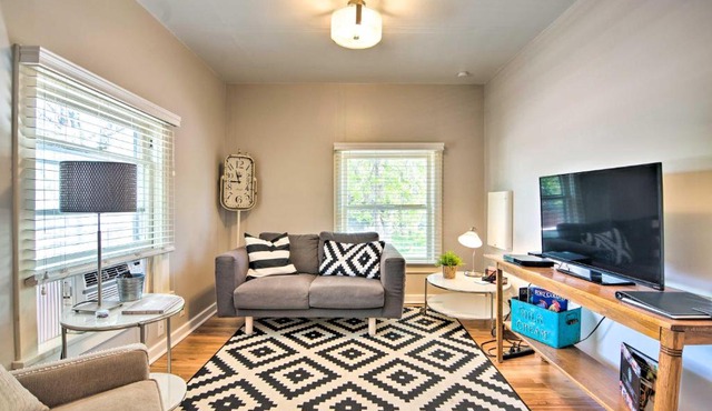 Historic Apartment - Walk to CSU Campus + Old Town