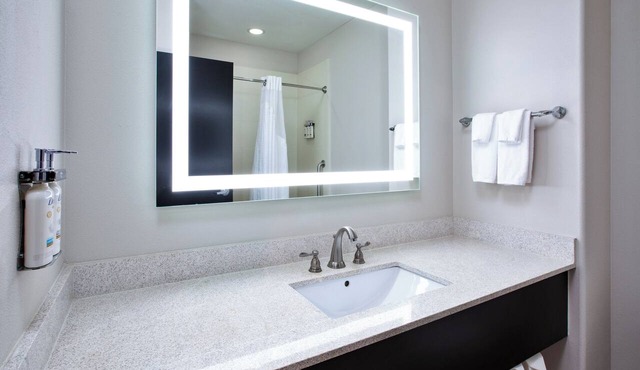 Holiday Inn Express & Suites Duncan by IHG in Duncan
