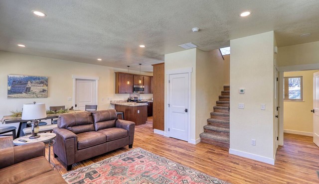 Homestake Haven Hosted by Rockerville Gold Town Lodging-Black Hills Base Camp-2 Bedroom, King Suite in Rockerville