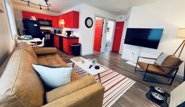 Horseshoe Lake 2nd floor 2 bdrm condo