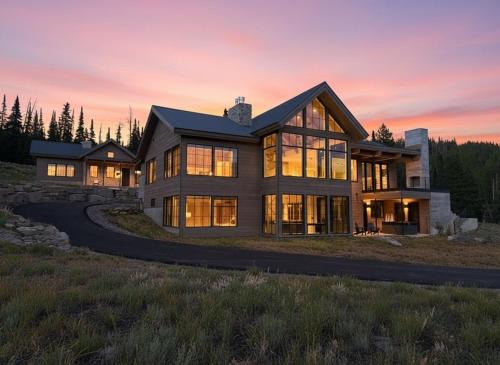 Hot tub, Golf simulator, Steam Room in Big Sky