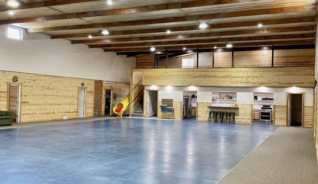 Huge Lodge in Lava Hot Springs, Idaho 10 bedrooms sleeps 40+