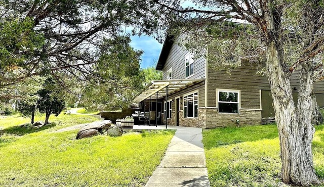 Incredible Peaceful Cottage with Barbecue in Whitehall, Montana