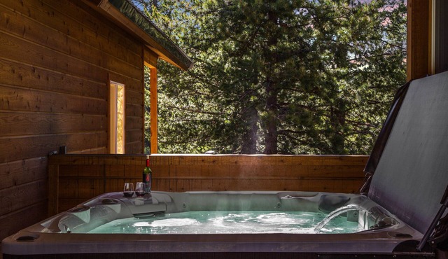 KABINO: Hot Tub Fire Pit Sauna PS3 and 4 Grill WiFi Loft