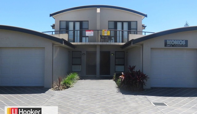 KOKO'S - THREE BEDROOMS, SPA BATH, MODERN in South West Rocks