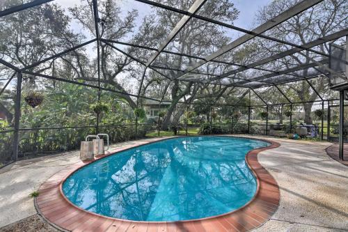Lake Access & Pool: Spacious Freeport Home! in Freeport