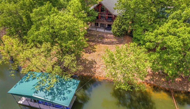 LAKE FRONT! Lodge Style 6-bedroom Cabin & Private Dock. Great for families. in Eucha