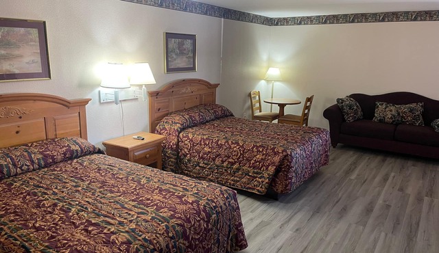 Lakeside Inn & Suites by OYO Mathis I 37 in Mathis