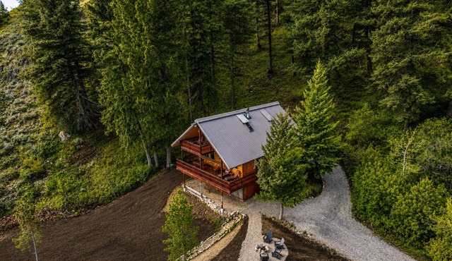 Lakeview Log Cabin | Walk to Beach | Fire Pit + More