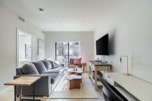 Landing Modern 1BD Gym Pool