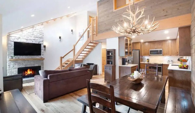 Large Village loft w/Private Hot Tub & Own Sauna in Whistler