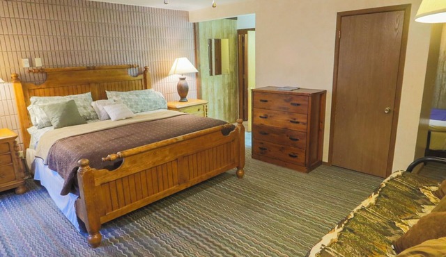 Lava Hot Springs Family Vacation with Kitchen, 2 bathroom, condominium.