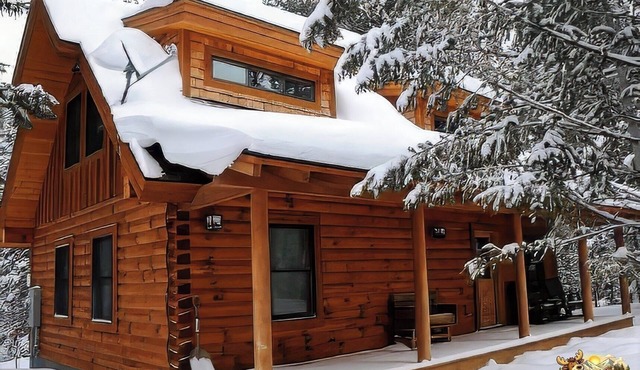 Lazy Moose Lodge - Very popular, Highly Rated Lodge, and Minutes to the Park!