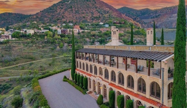 Little Daisy Manson |Two Villas | Sleeps 33 Jerome in Sedona