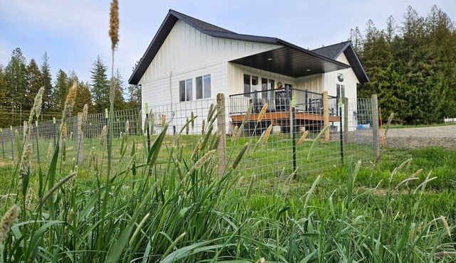 Little White Farmhouse Haven