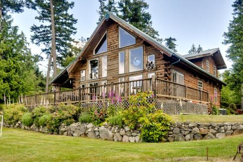 Log Home on Lopez-Spencer Spit in Port Stanley