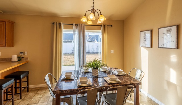 ☛LOOK☚ CLEAN-QUIET Neighborhood-Great Location