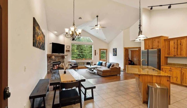 Lookout Cabin at Flathead | Sleeps 7 in Somers