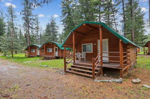 Lost Horse Lodge Double Queen Cabin 15