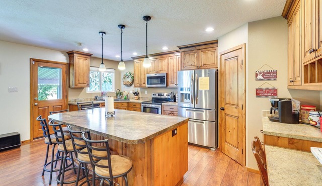 Lovely Twin Falls Home w/Private Hot Tub!