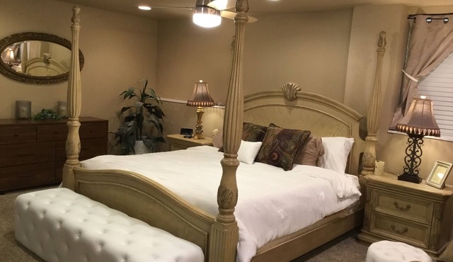 Low Host Fees in a prominent community w/HOT TUB, minutes from Ogden/Hill AFB. in Hooper