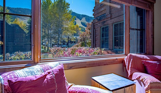 Lux Baldy Vista at Warm Springs Home + Hot Tub - Walk to SV Ski Lifts