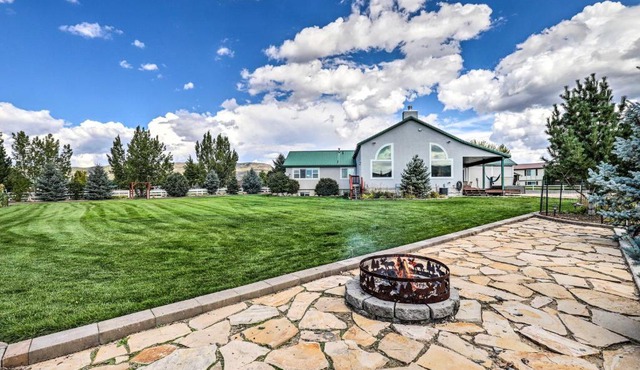 Luxe Heber City Cabin + Hot Tub & Guest House