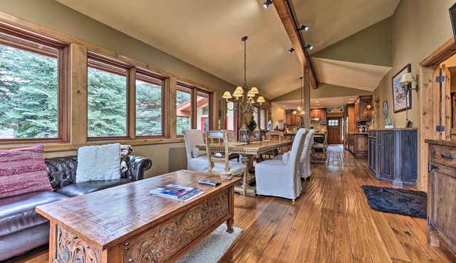 Luxe Sun Valley Retreat w/Hot Tub, 3 Mi to Resort