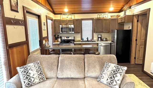 Luxury cabin near Two Medicine Lake
