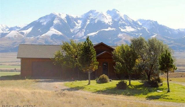 Luxury 4 bed/3.5 bath villa, 30 min to Yellowstone Park