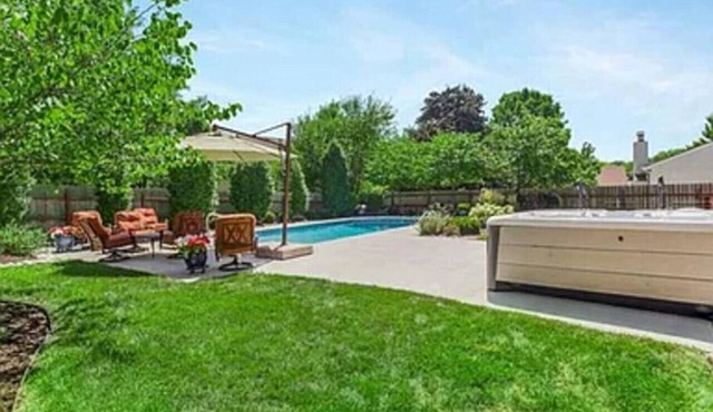 Luxury in Lenexa! in Lenexa