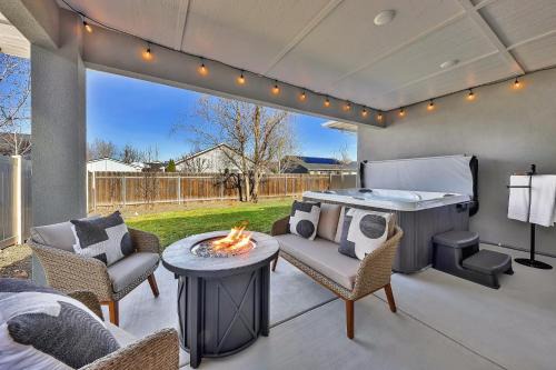 Luxury Mineral Spa Escape, Game Room Fun