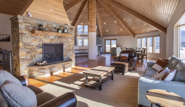 Luxury Montana Homestead