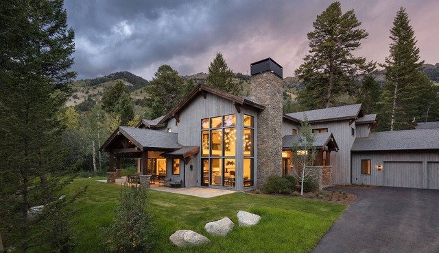 Luxury Private Mountain Home w/Hot Tub