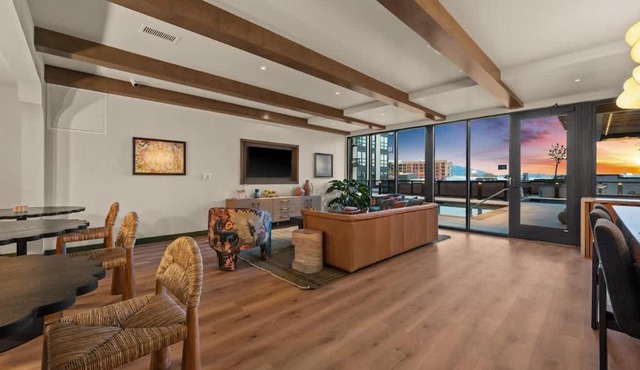 Luxury Retreat - Pool Sauna Parking