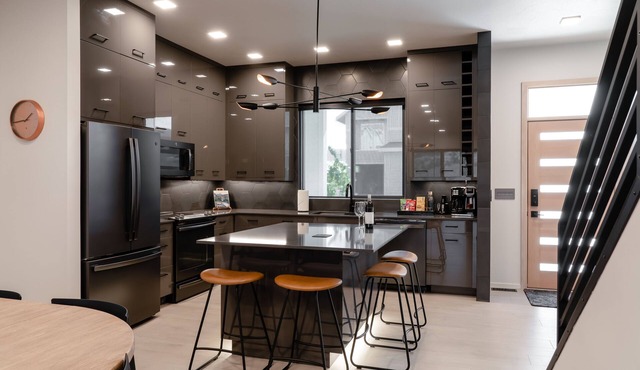 Luxury Stand Alone Condo, Minutes from Downtown Bozeman, Garage & Outdoor Patio