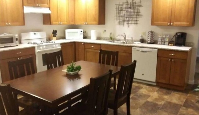 Lyle &Taylor Present -Slice of Home on the Road in Bourbonnais