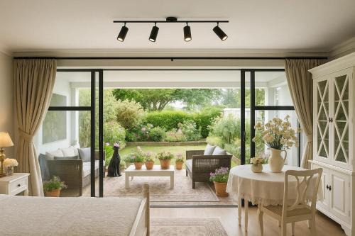 Maison de Hobson Luxury guest suite in Auckland