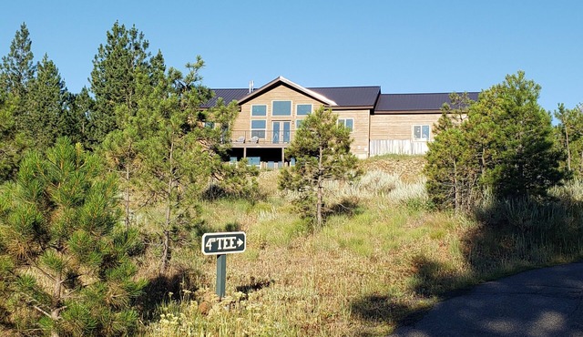 Meadow Creek golf, sauna, views!